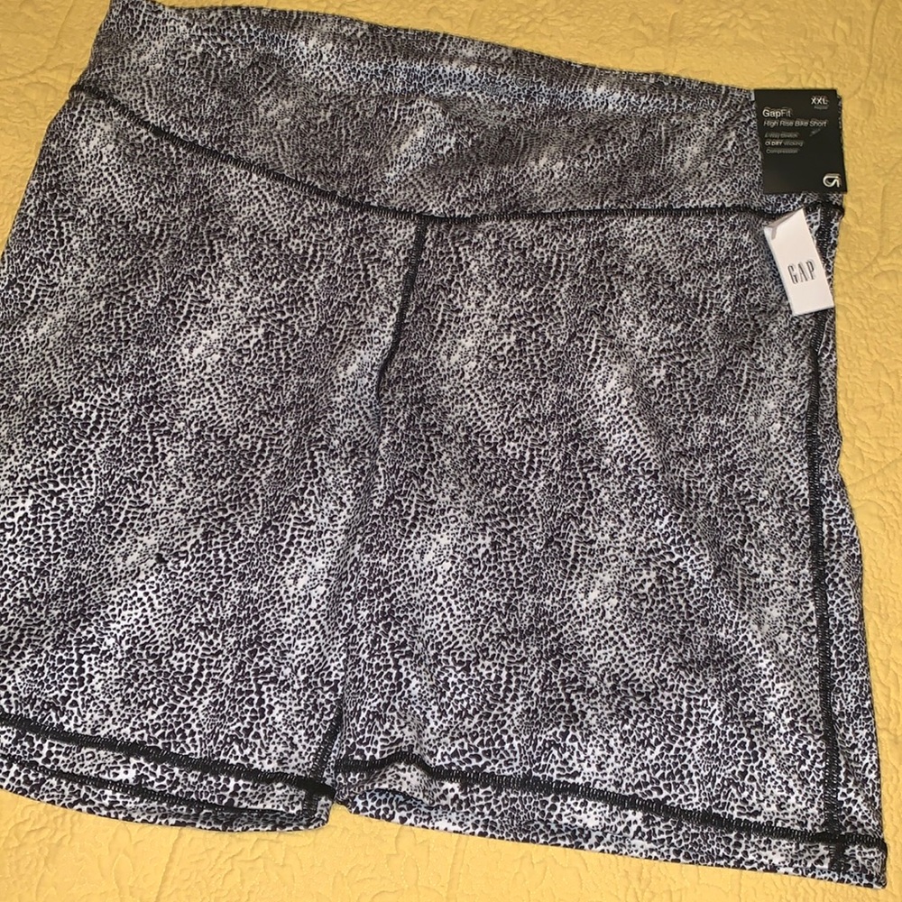 NWT! GapFit bike shorts; XXL